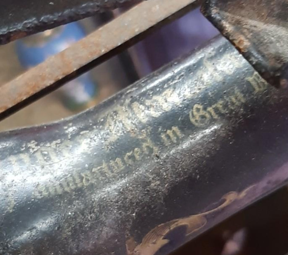 Singer sewing machine from the early 20th century