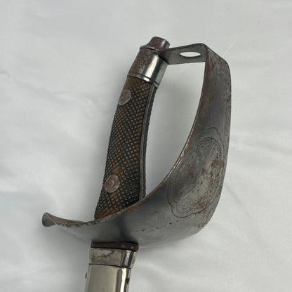 Espada modelo Roberts con escudo Empuñadura