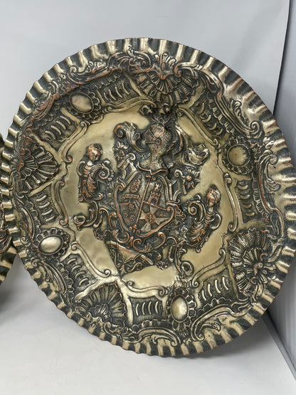 Pareja Platos de Metal Con escudo Heráldico