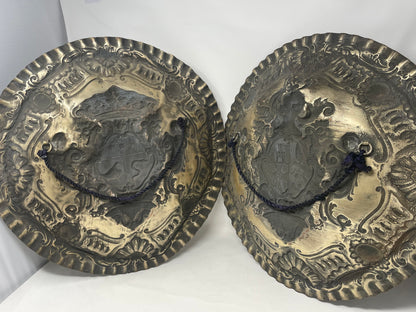 Pareja Platos de Metal Con escudo Heráldico