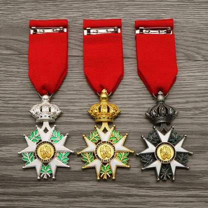 Colección de recuerdos de insignia de Metal Retro de reproducción de Medalla de Honor de los caballeros mayores del emperador francés Napoleón 
