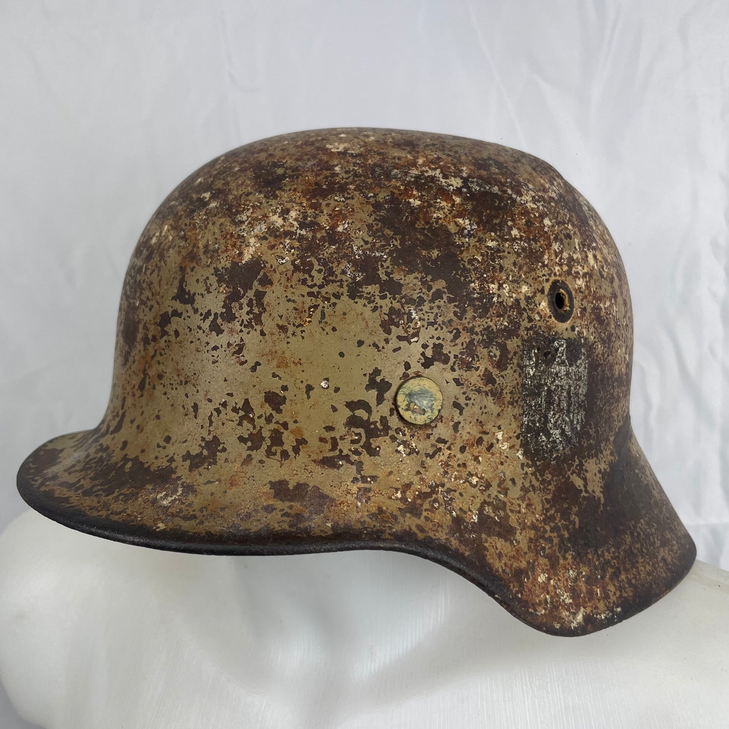 camouflage battle helmet m42