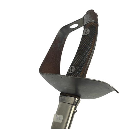 Espada modelo Roberts con escudo Empuñadura