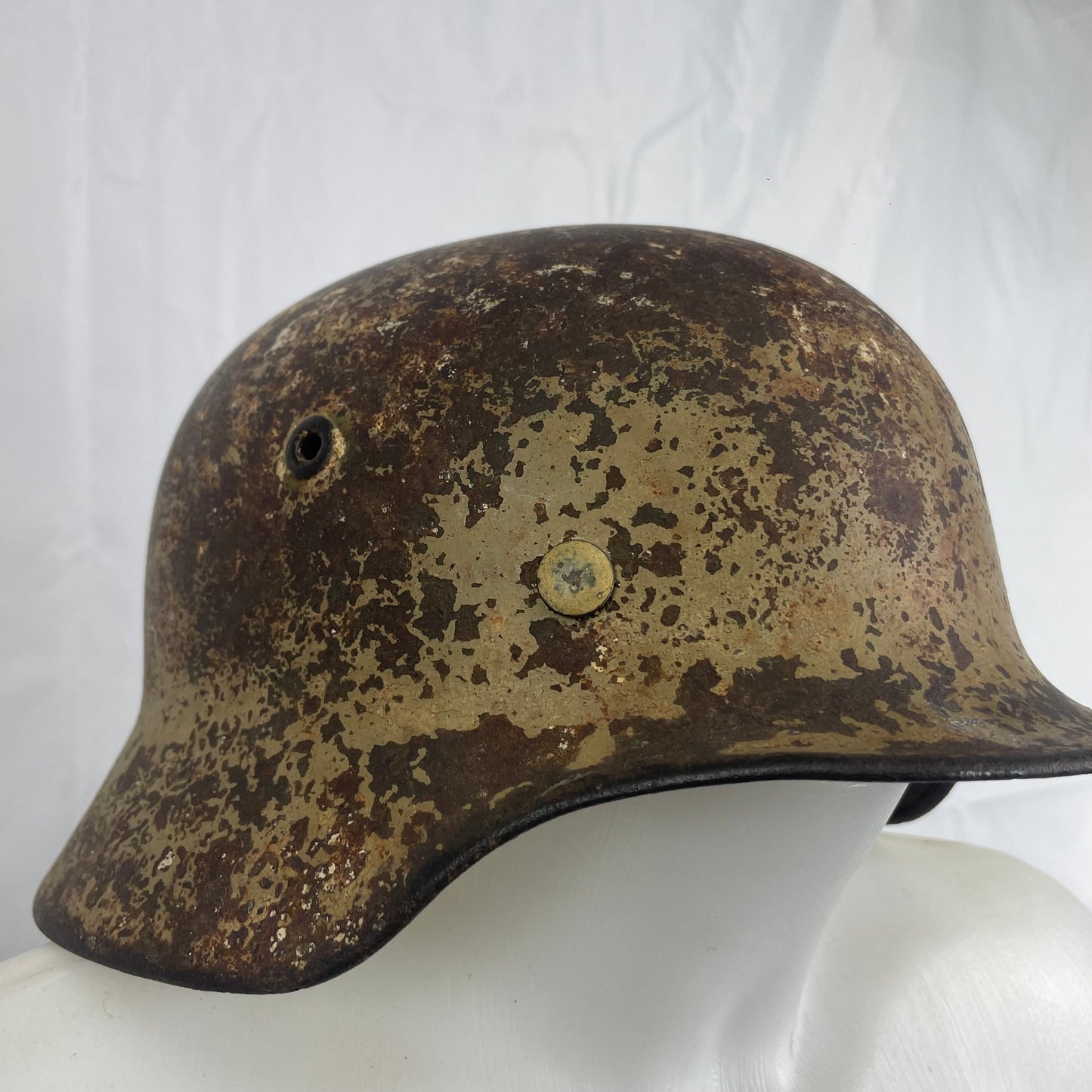 camouflage battle helmet m42