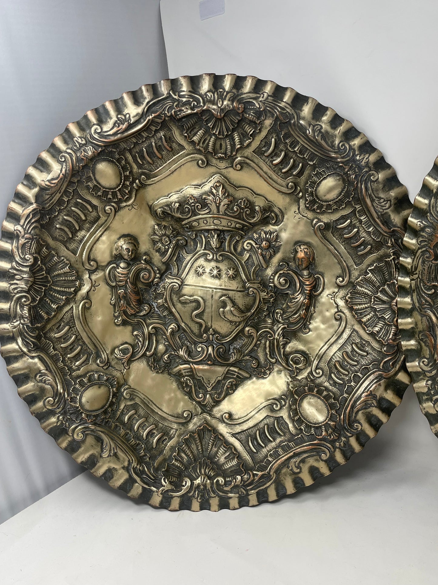 Pareja Platos de Metal Con escudo Heráldico