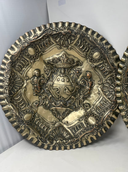 Pareja Platos de Metal Con escudo Heráldico