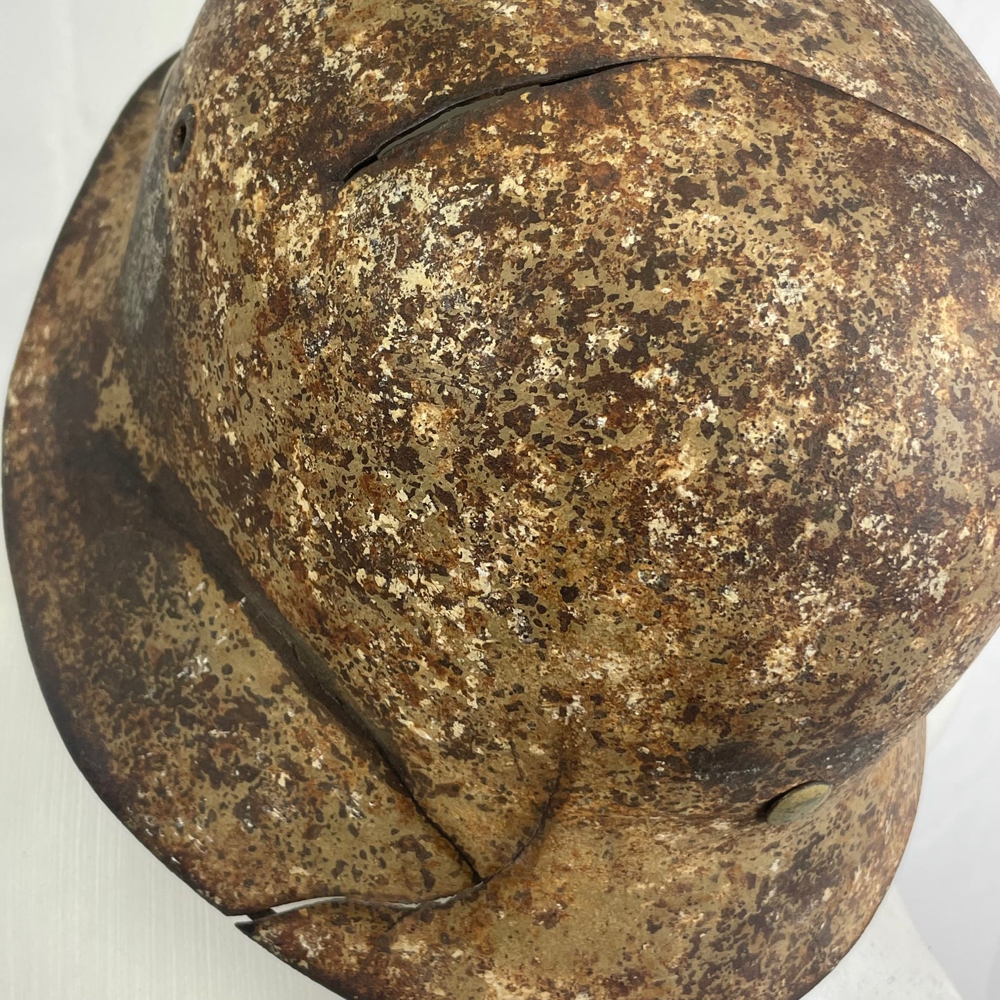 camouflage battle helmet m42