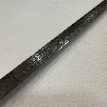 Magnifico espadin de casa real época isabel II