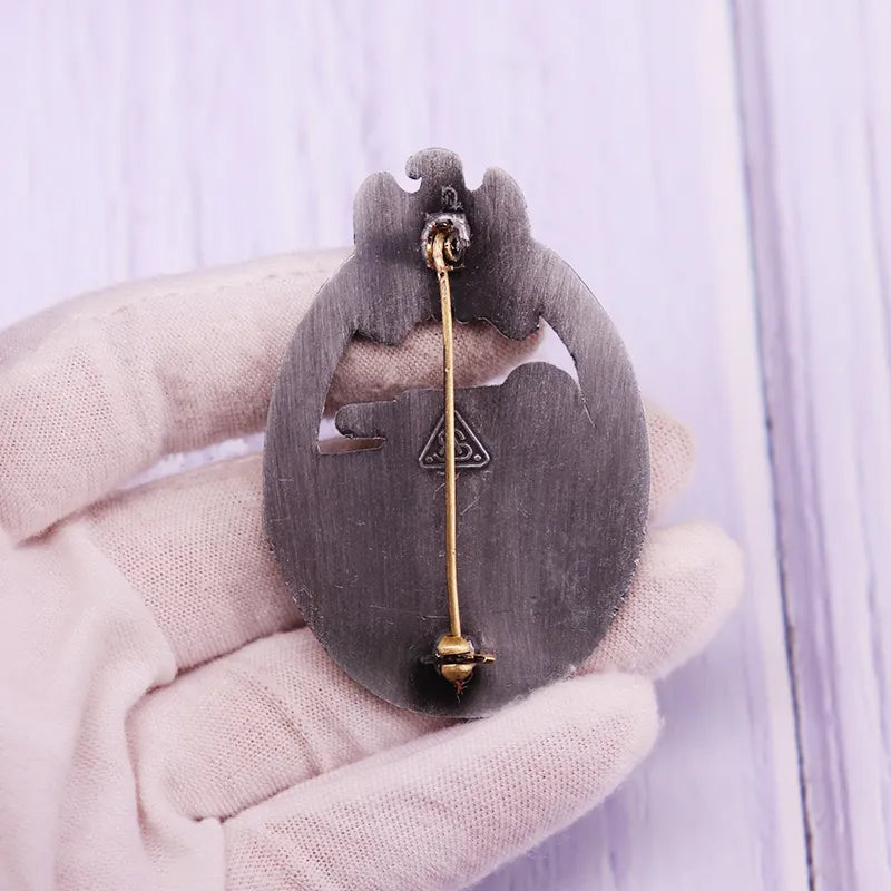 Sale German Armored Tank Enamel Pins WW2  Military Brooches Metal Medal Eagle Badges Pin Backpack Accessories Jewelry