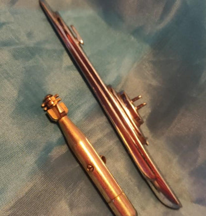 Set of insignia etc. and photos of a North American submarine from the Second World War