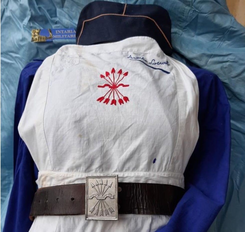 Falange uniform female section civil war