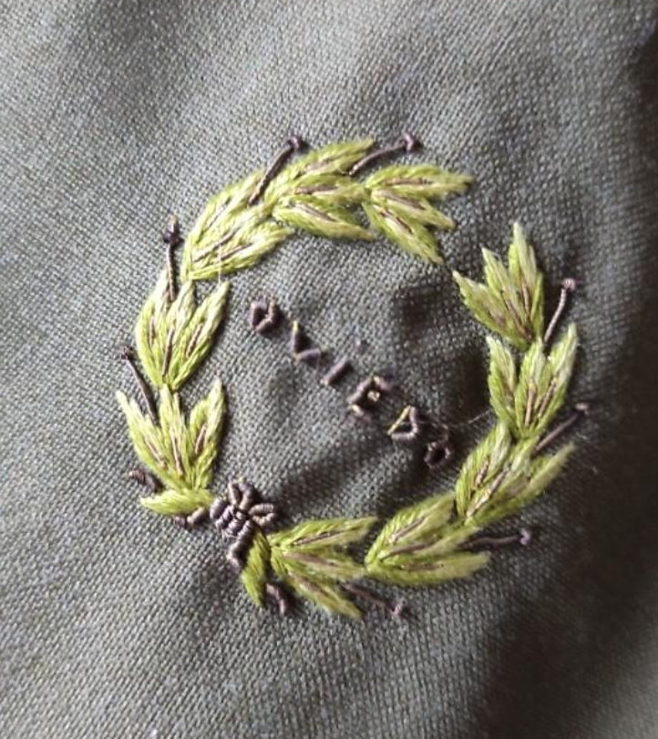 Uniforme general con el colectivo Oviedo y el cinturón y banda 