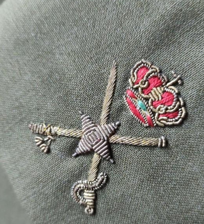 Uniforme general con el colectivo Oviedo y el cinturón y banda 