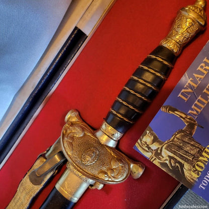 Dagger presented by Argentine Police general