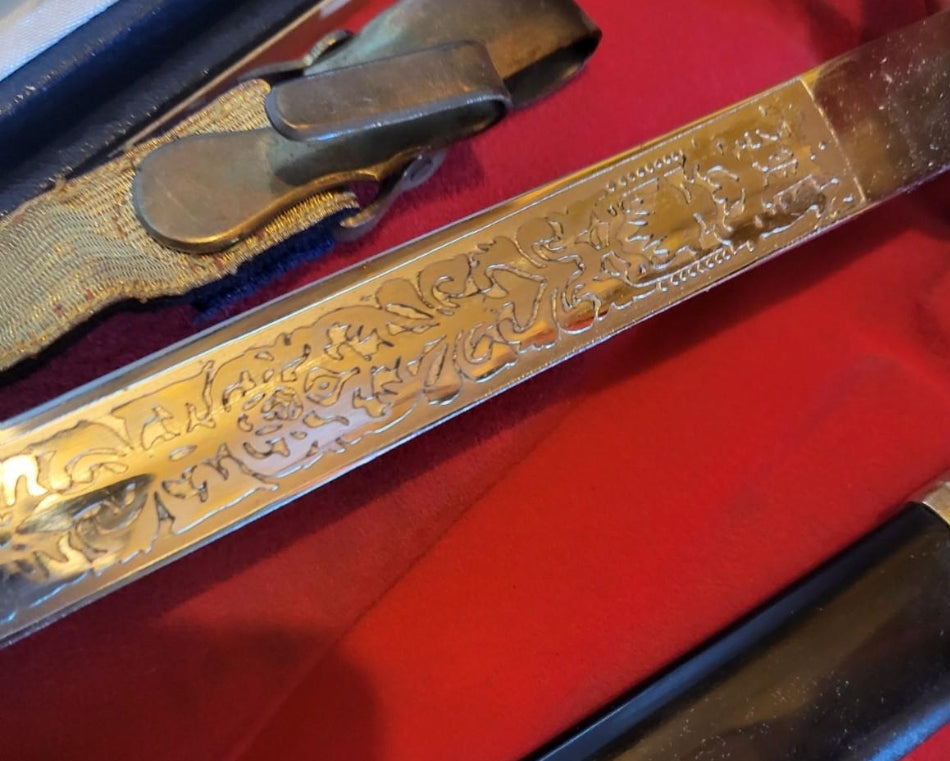 Dagger presented by Argentine Police general