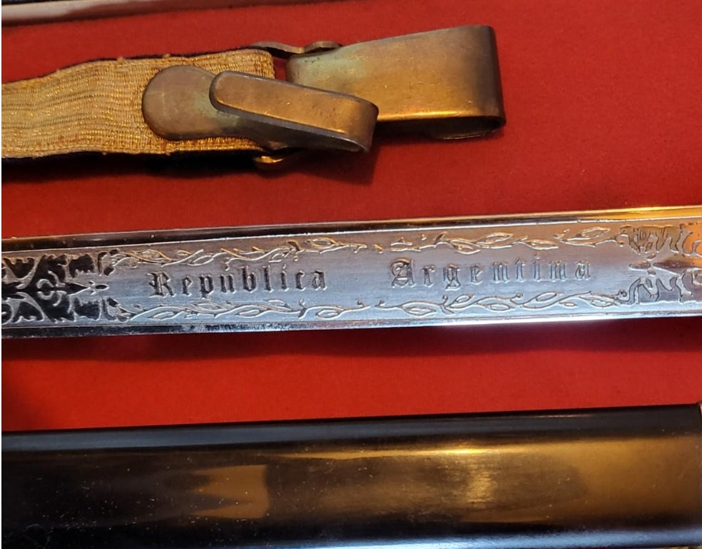 Dagger presented by Argentine Police general