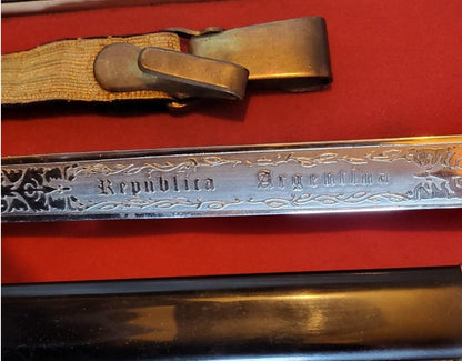 Dagger presented by Argentine Police general