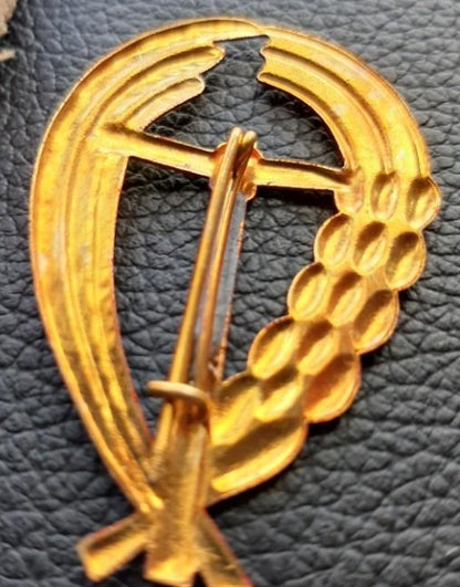 Lot of card and badge of the National Trade Union Center