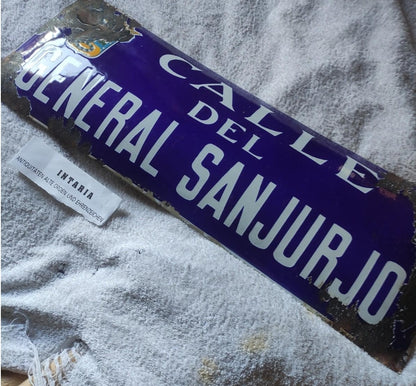 Enameled plaque on General Sanjurjo street