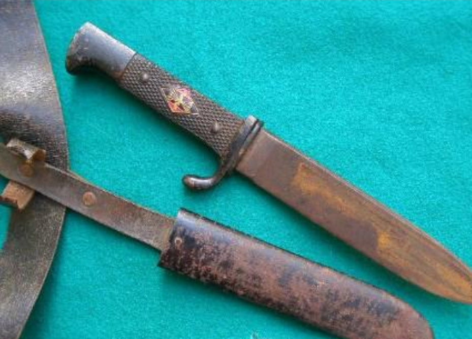 BELT AND PHALANGE KNIFE SET