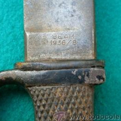 BELT AND PHALANGE KNIFE SET