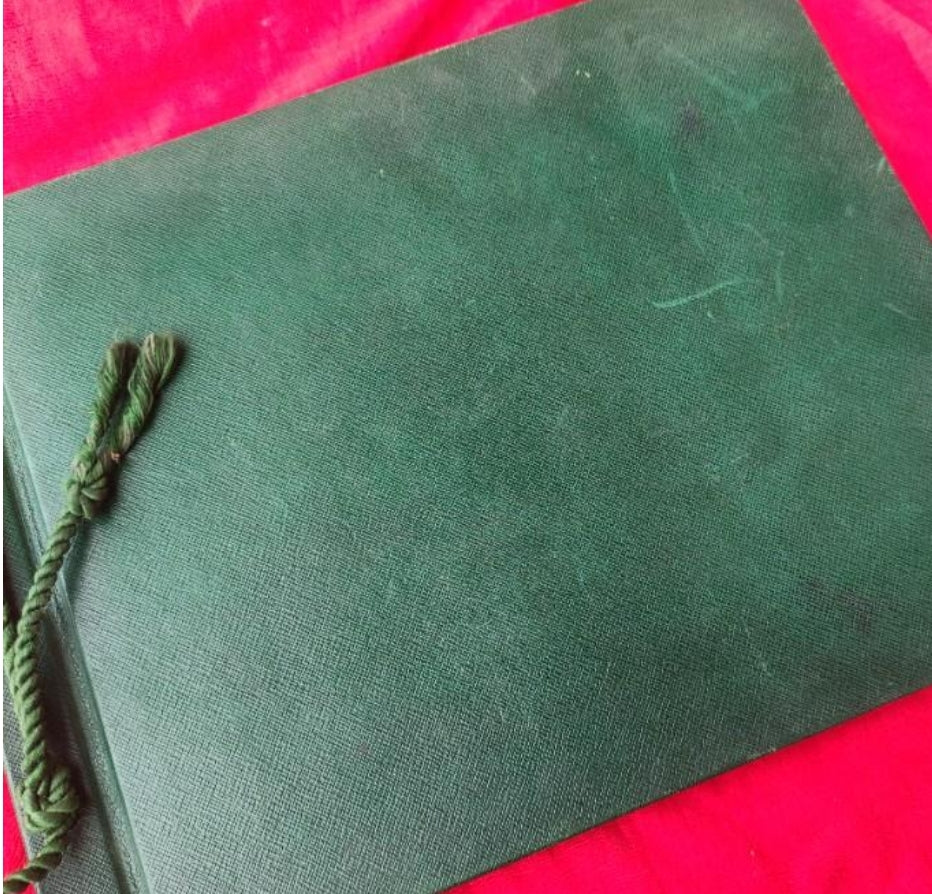 Tribute album to the Falangist youth with signatures