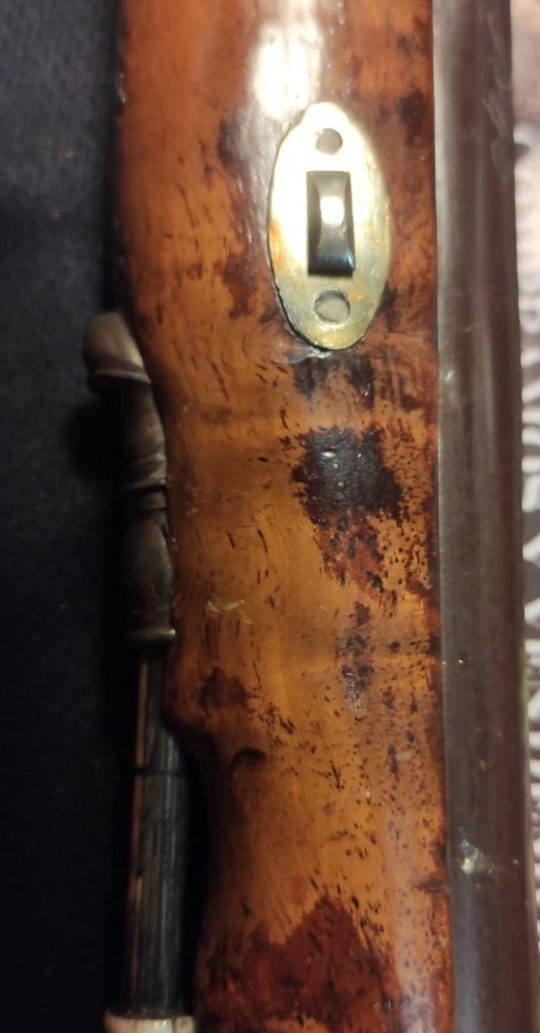 Pistola de pistón española del siglo XIX. 