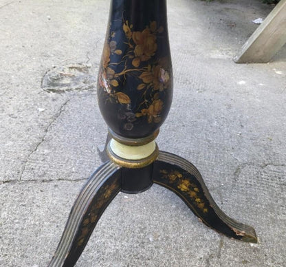 Beautiful folding lacquer table from the Philippines - late 19th century