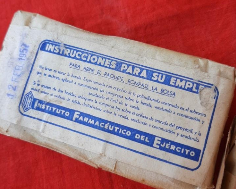 Military health stretcher bearer's portfolio