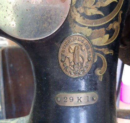 Singer sewing machine from the early 20th century