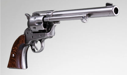 Replica of the 45 caliber WNP cavalry revolver from the USA 1873